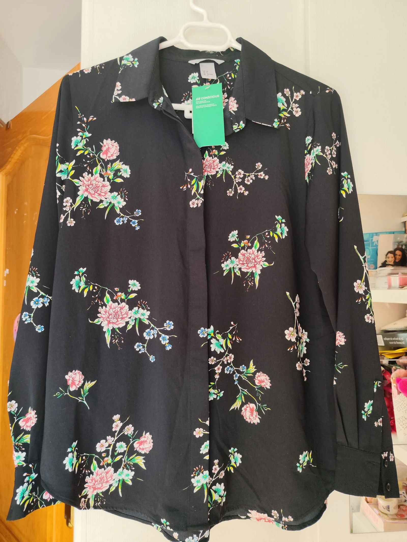 Camisa negra flores Nueva H&M Talla M 38/40